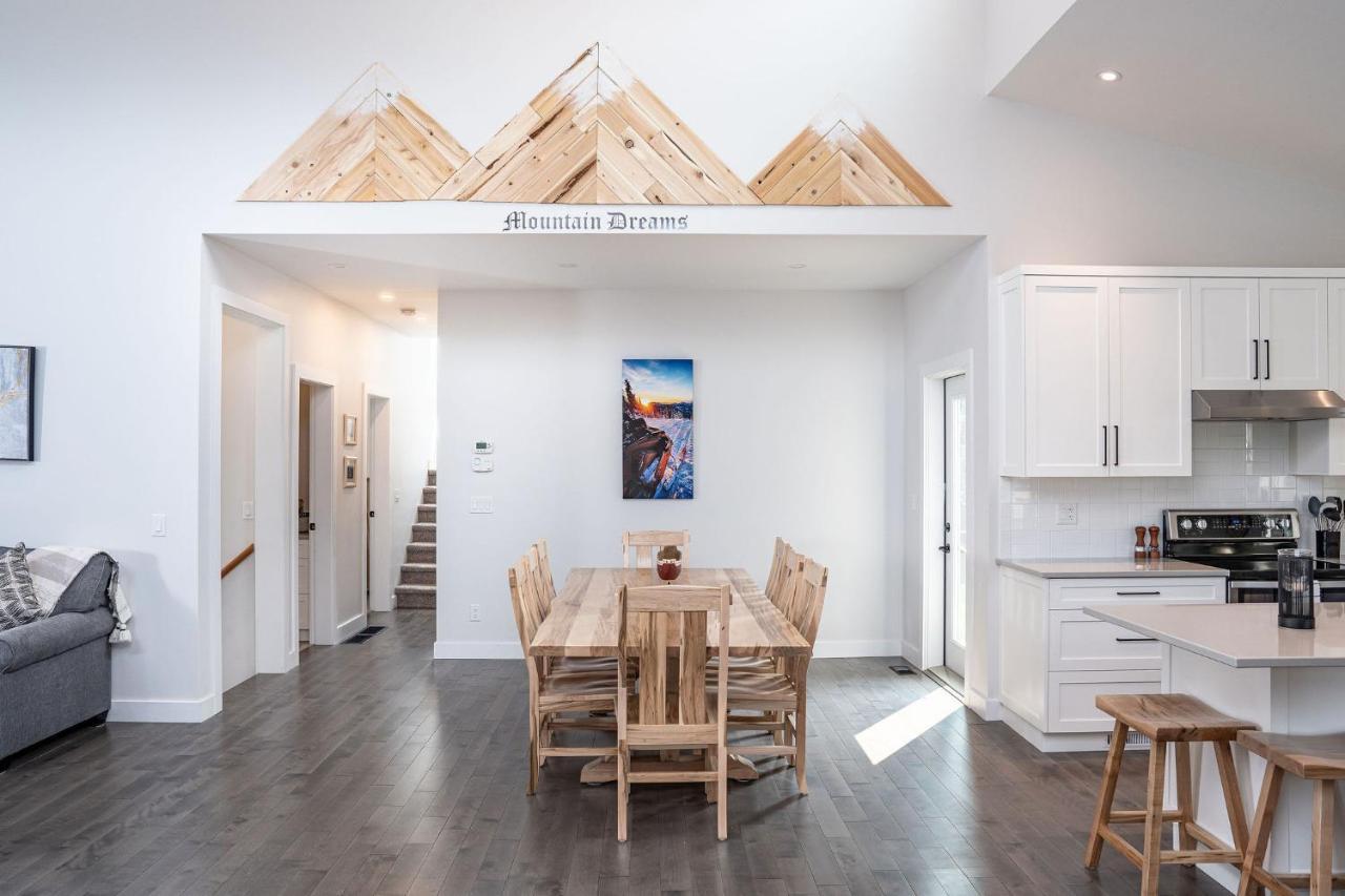 Mountain Dreams - Revelstoke Home Near Rmr Exterior foto