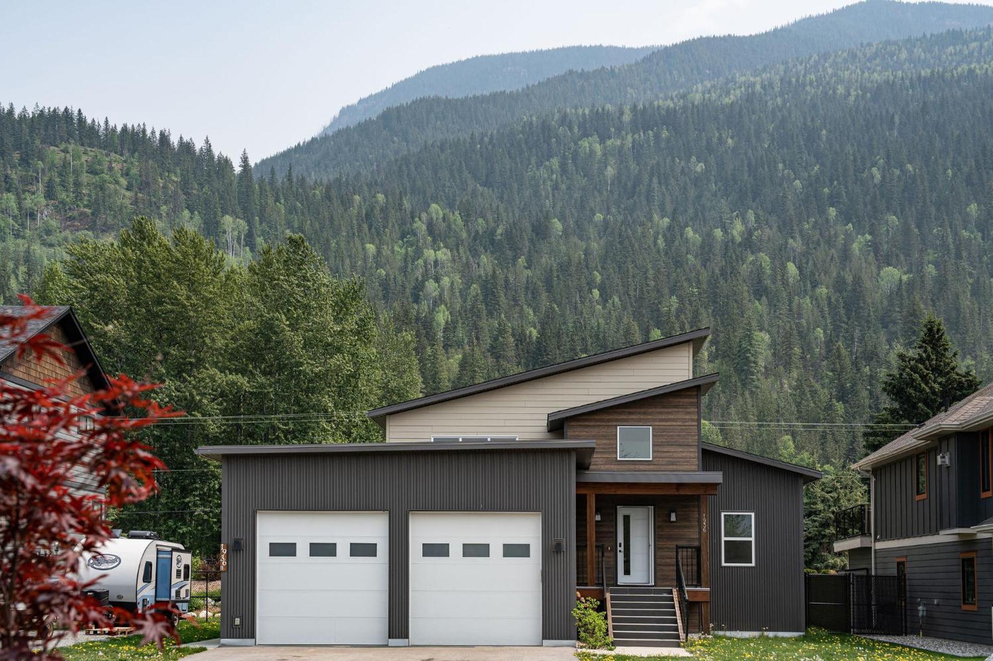 Mountain Dreams - Revelstoke Home Near Rmr Exterior foto